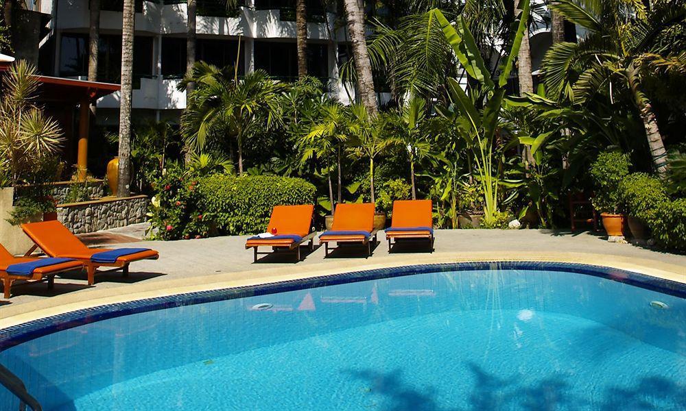 Safari Beach Hotel Patong Luaran gambar