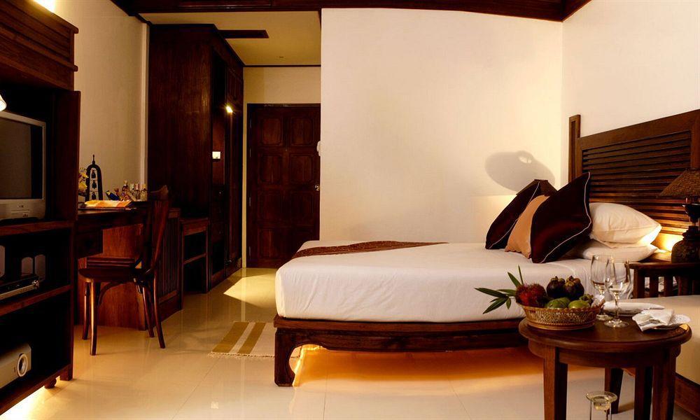 Safari Beach Hotel Patong Luaran gambar