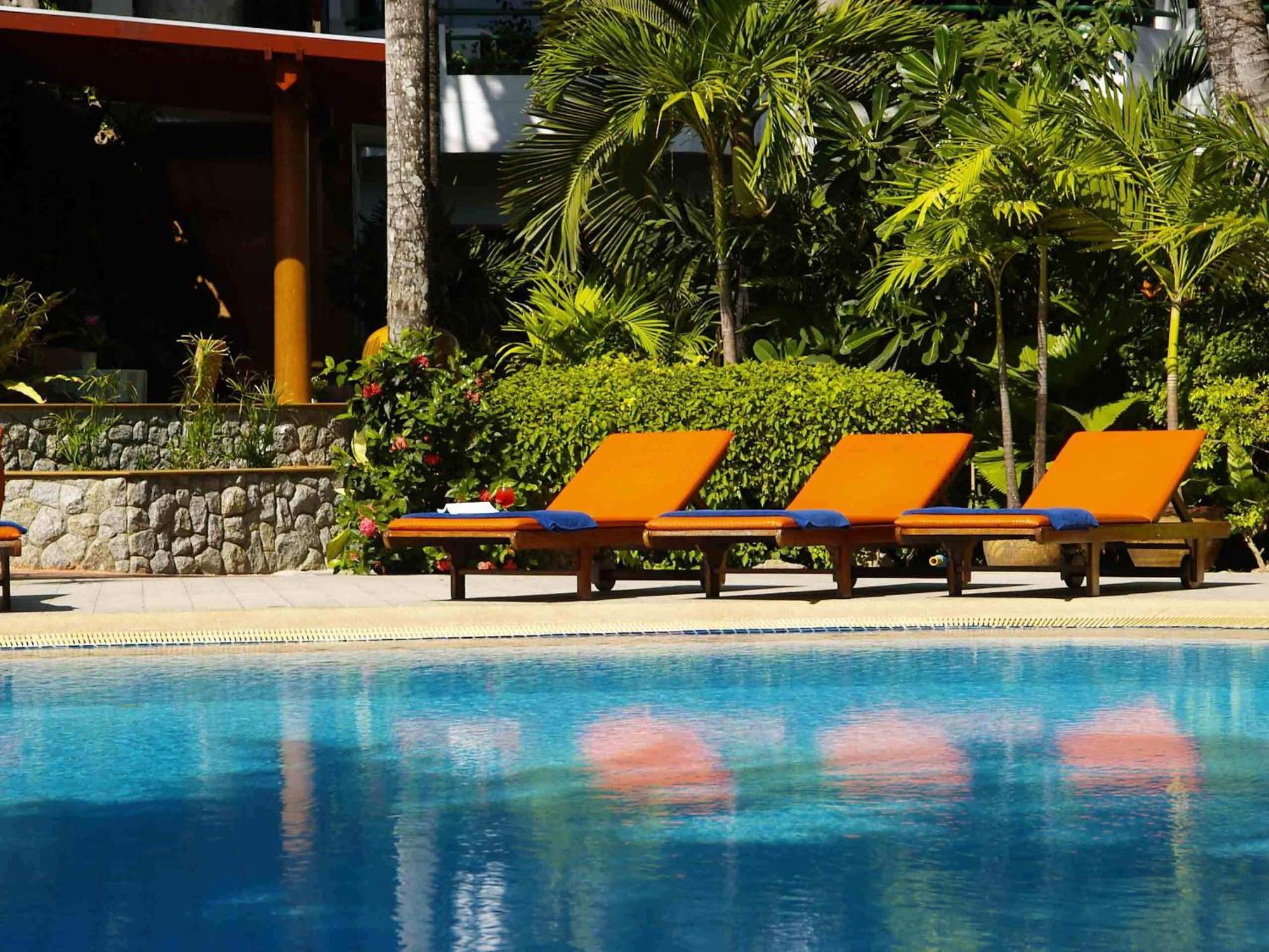 Safari Beach Hotel Patong Luaran gambar