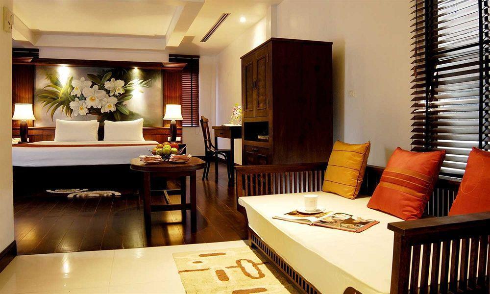 Safari Beach Hotel Patong Luaran gambar