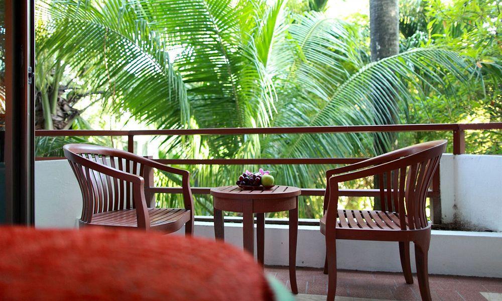 Safari Beach Hotel Patong Luaran gambar