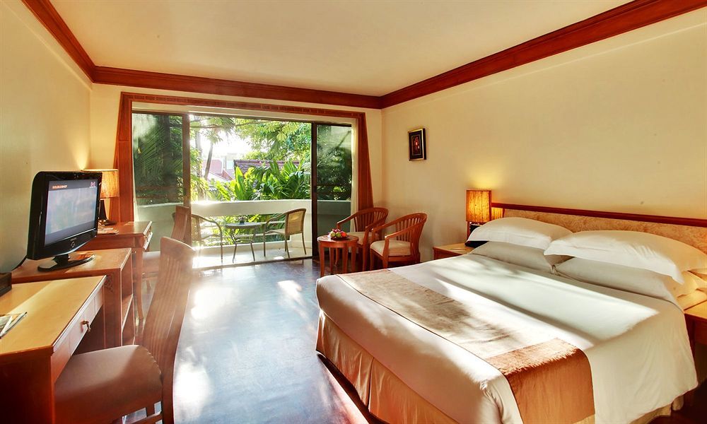 Safari Beach Hotel Patong Luaran gambar