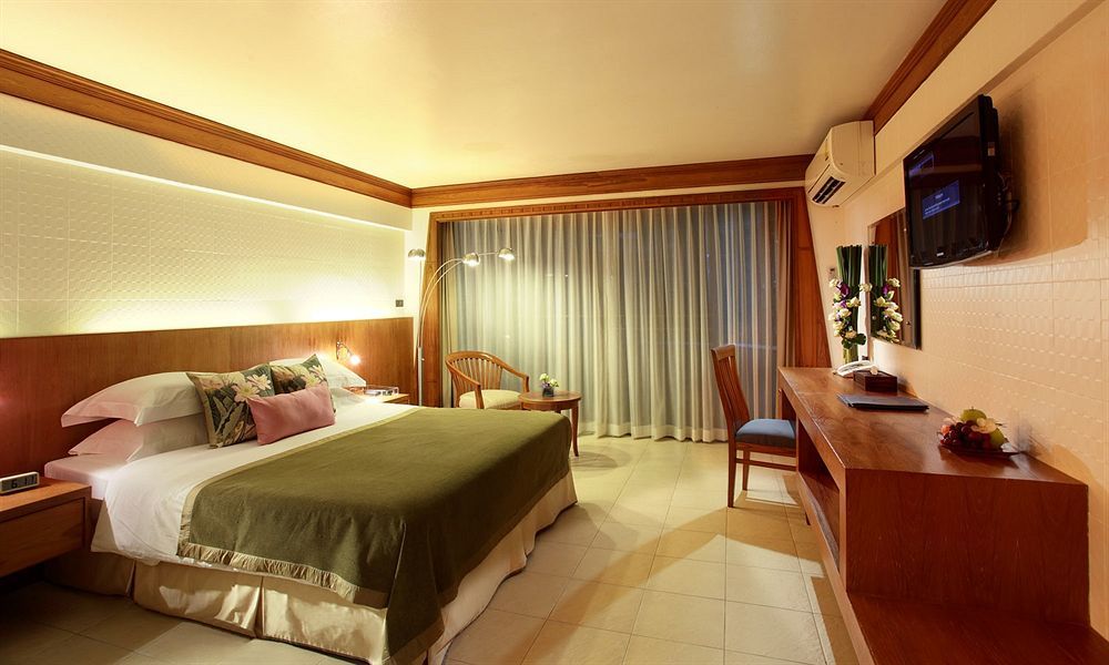 Safari Beach Hotel Patong Luaran gambar