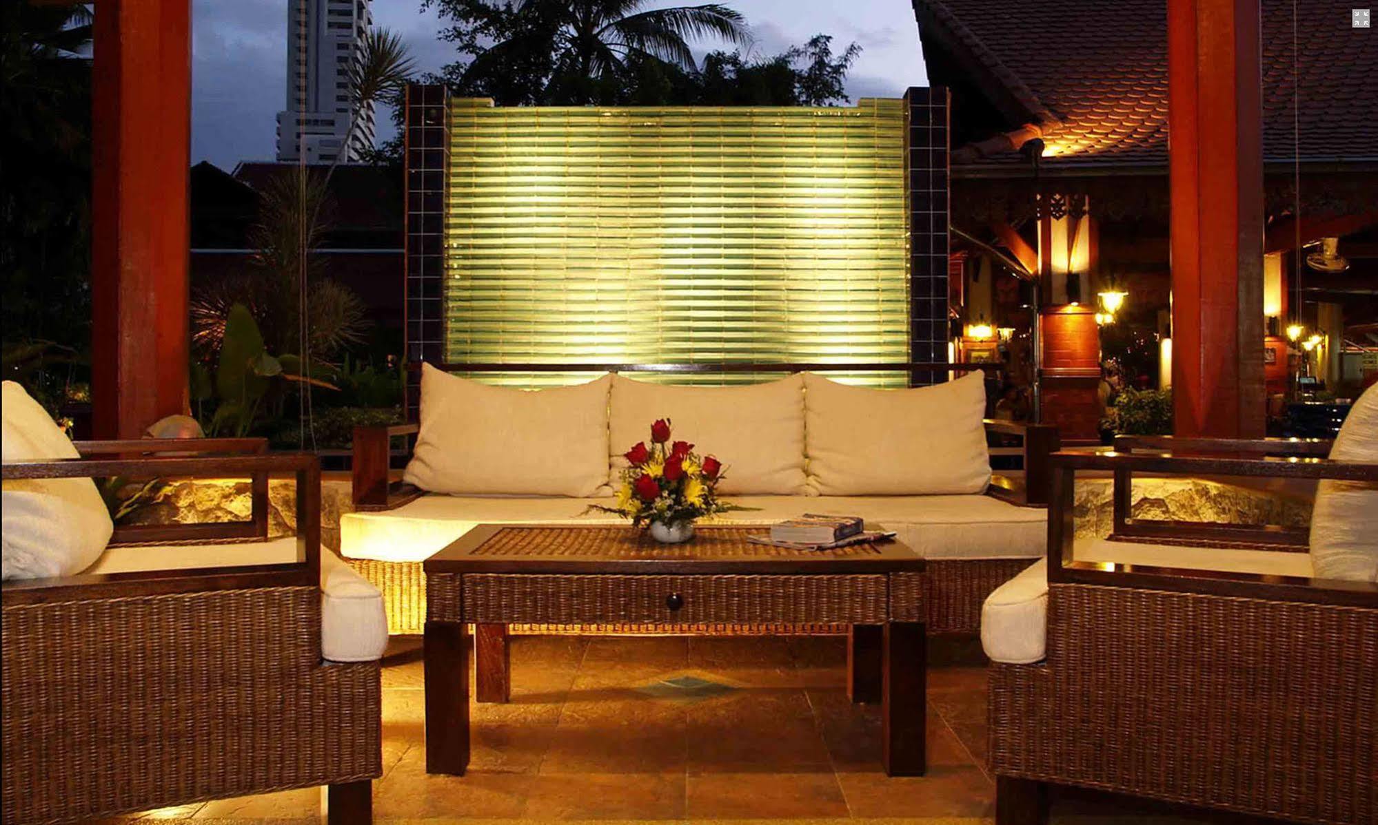 Safari Beach Hotel Patong Luaran gambar