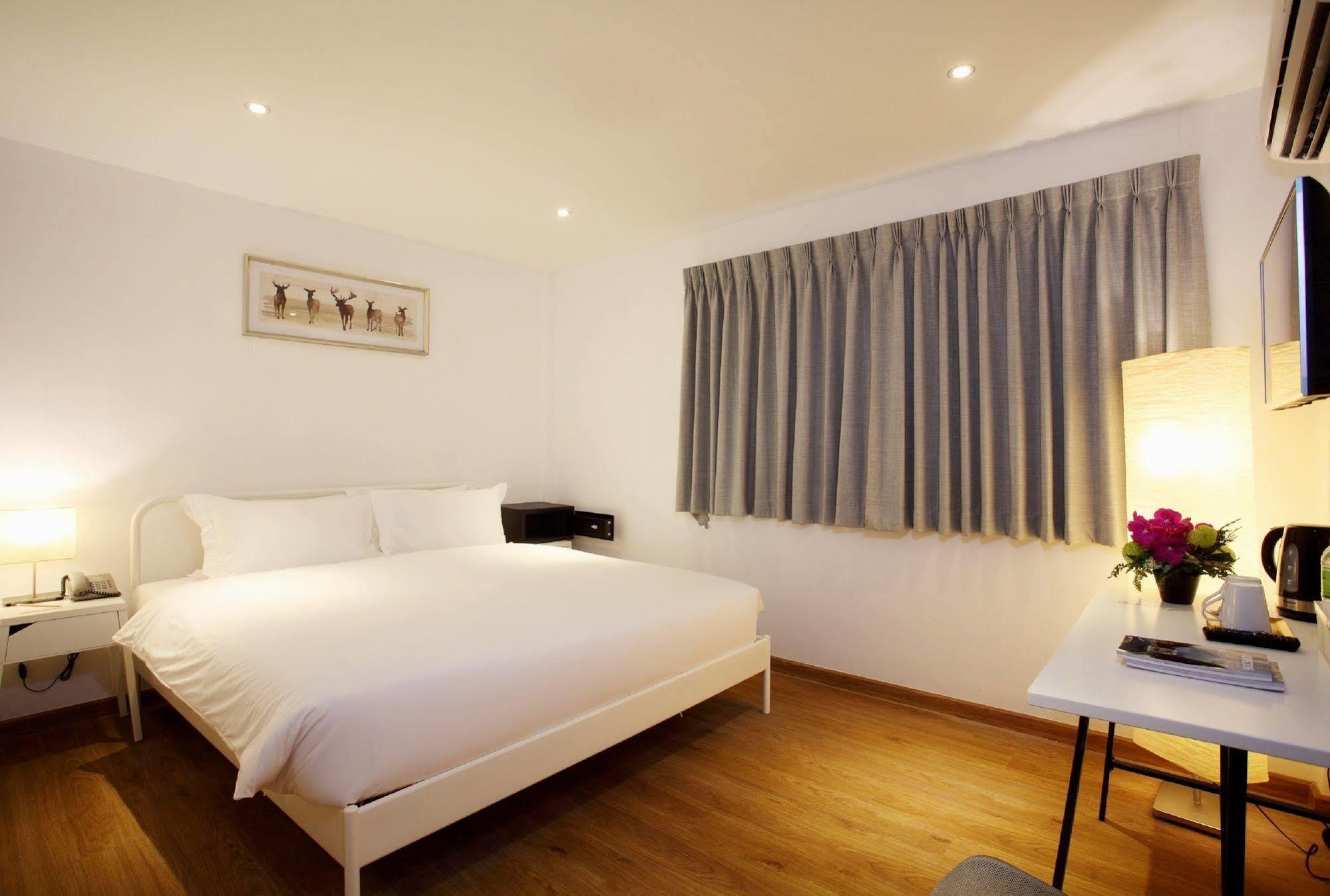 Safari Beach Hotel Patong Luaran gambar