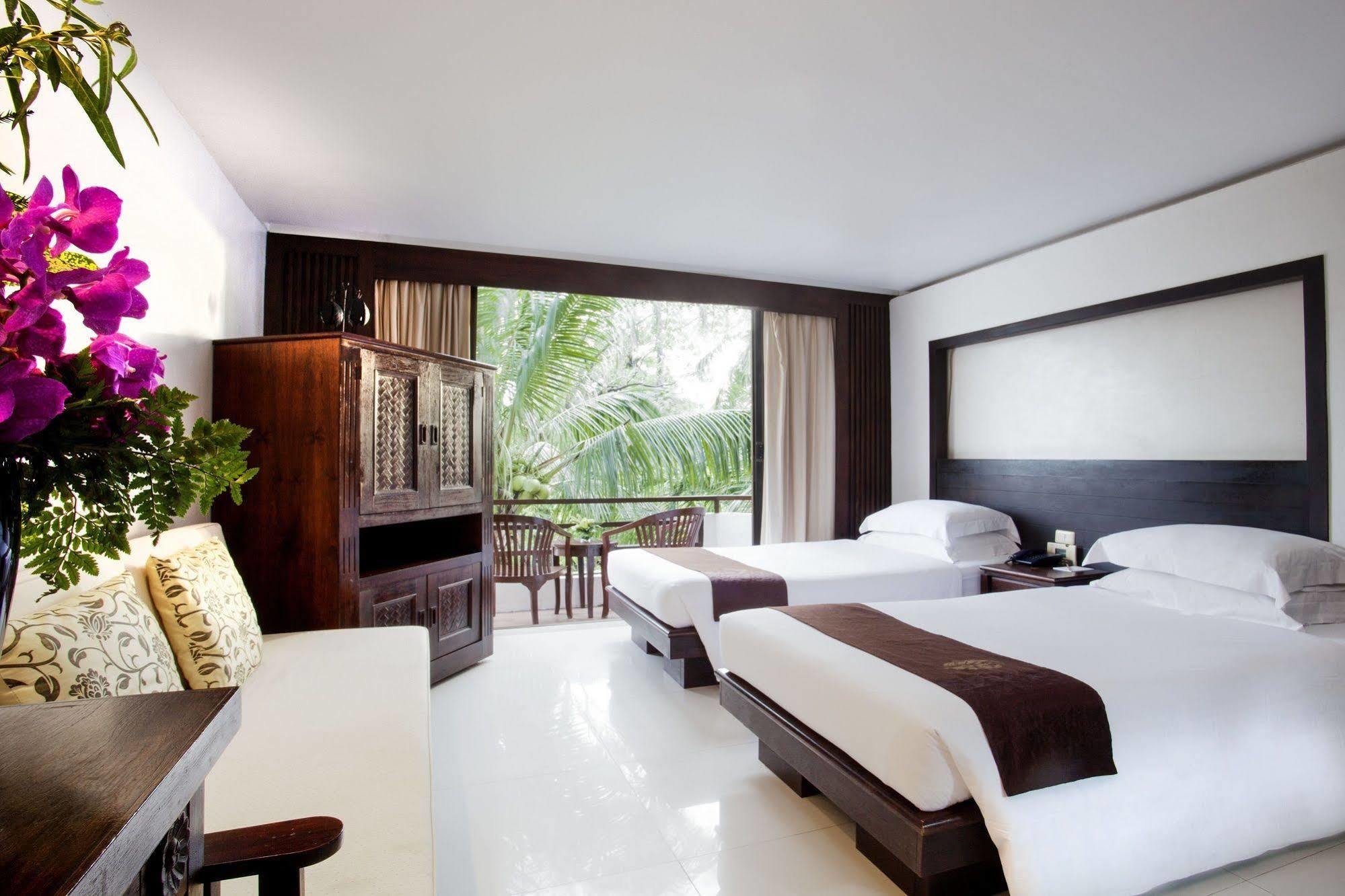 Safari Beach Hotel Patong Luaran gambar