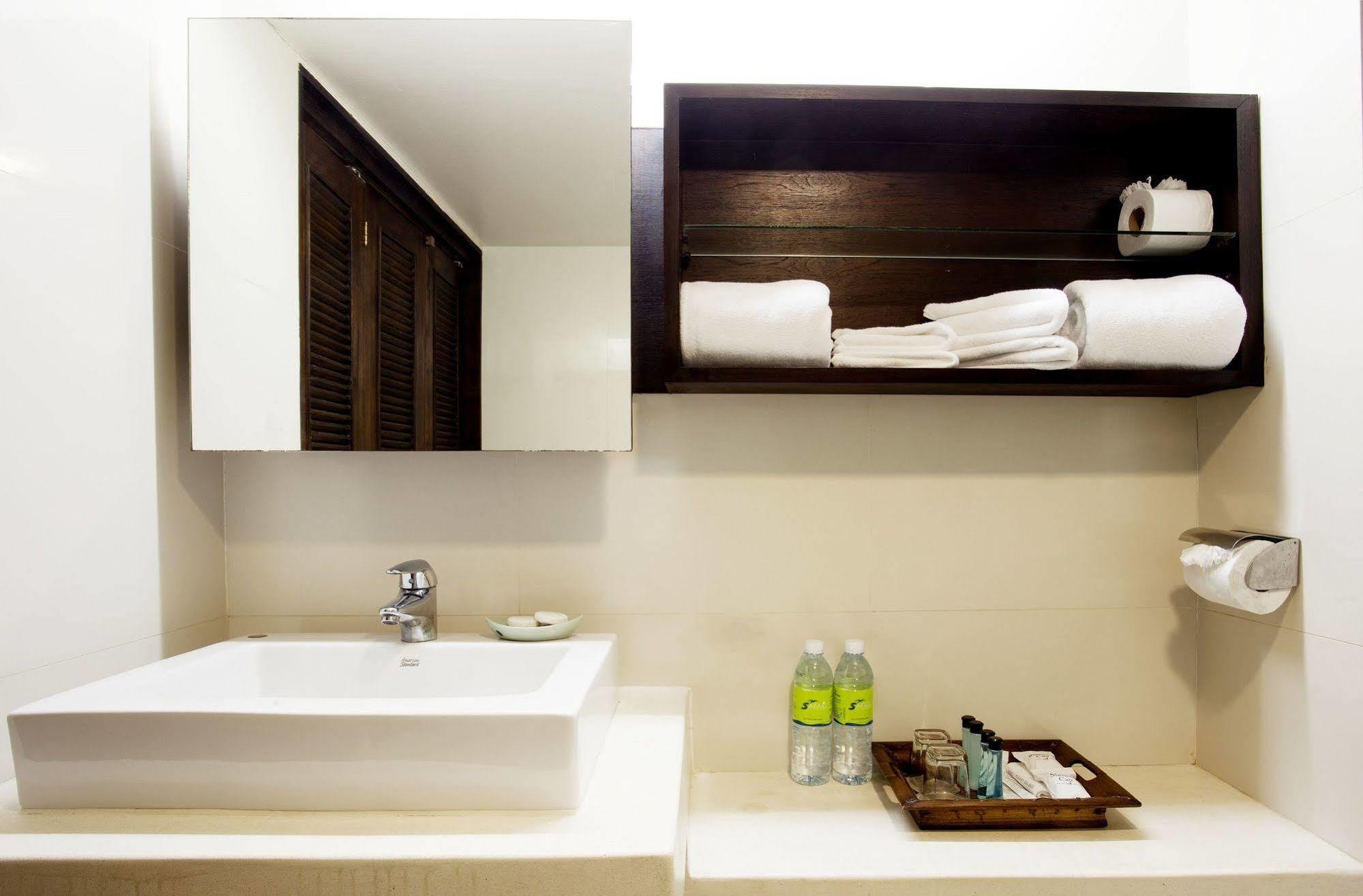 Safari Beach Hotel Patong Luaran gambar