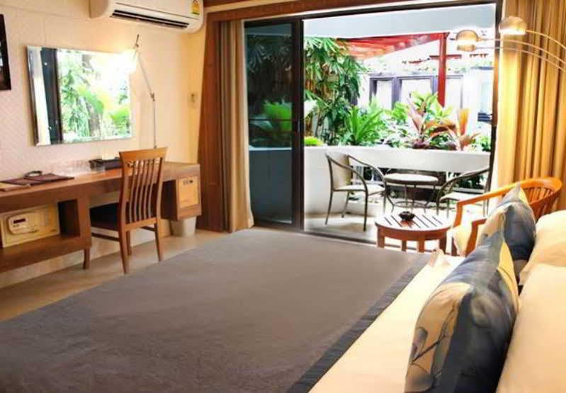 Safari Beach Hotel Patong Luaran gambar