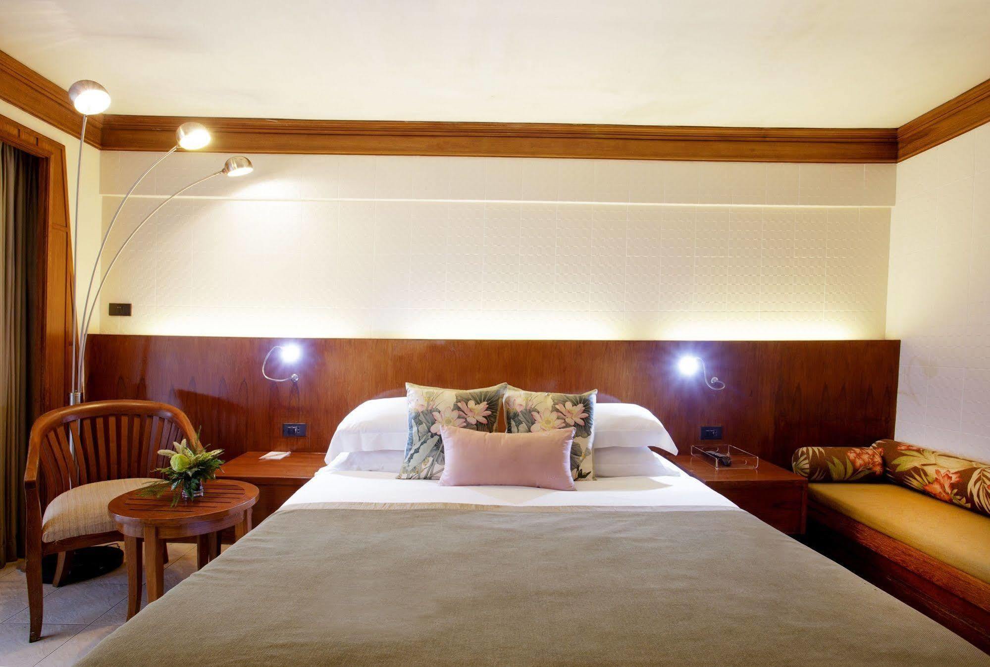 Safari Beach Hotel Patong Luaran gambar