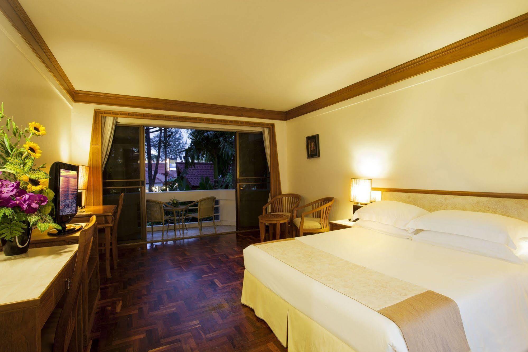 Safari Beach Hotel Patong Luaran gambar